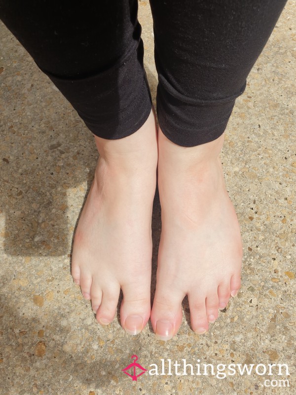 Feet Pics - Cute Lil UK Size 6! - 10 For £8!