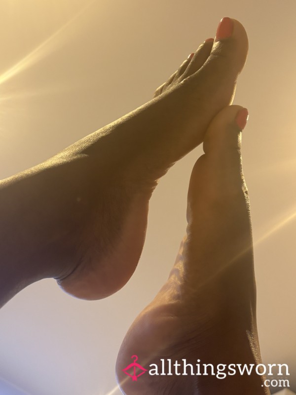 Feet Pics & Videos – Soft, Sweaty, Or Seductive