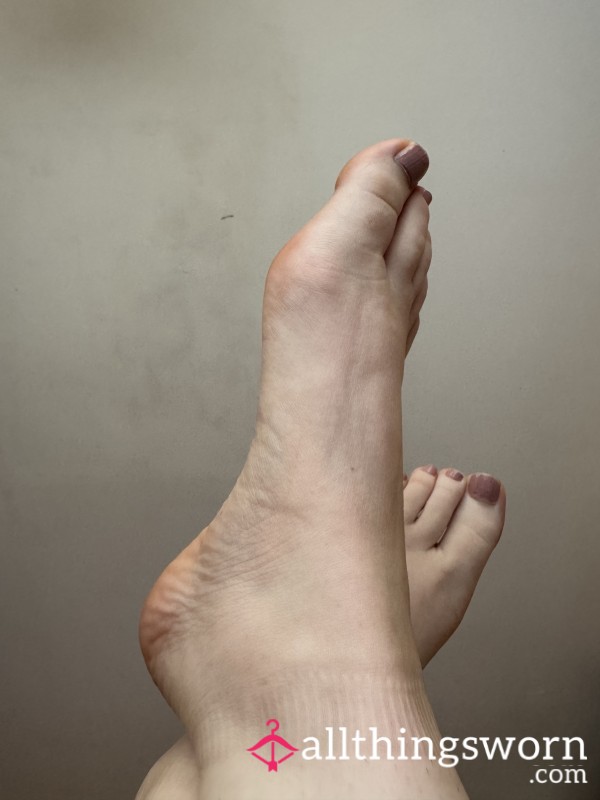 Feet Play