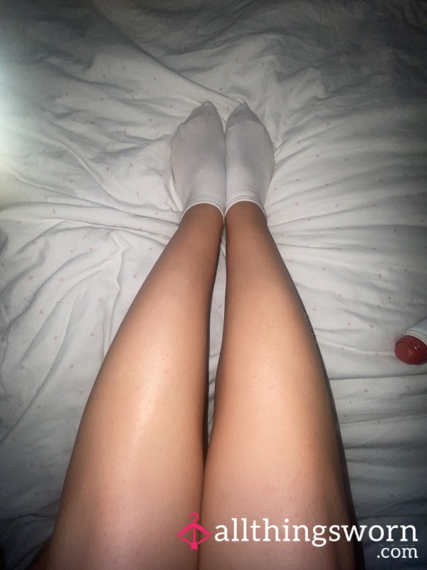 Feet Play/ Selling Worn White Socks