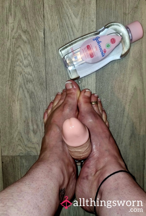 Feet Rubbing Di**o