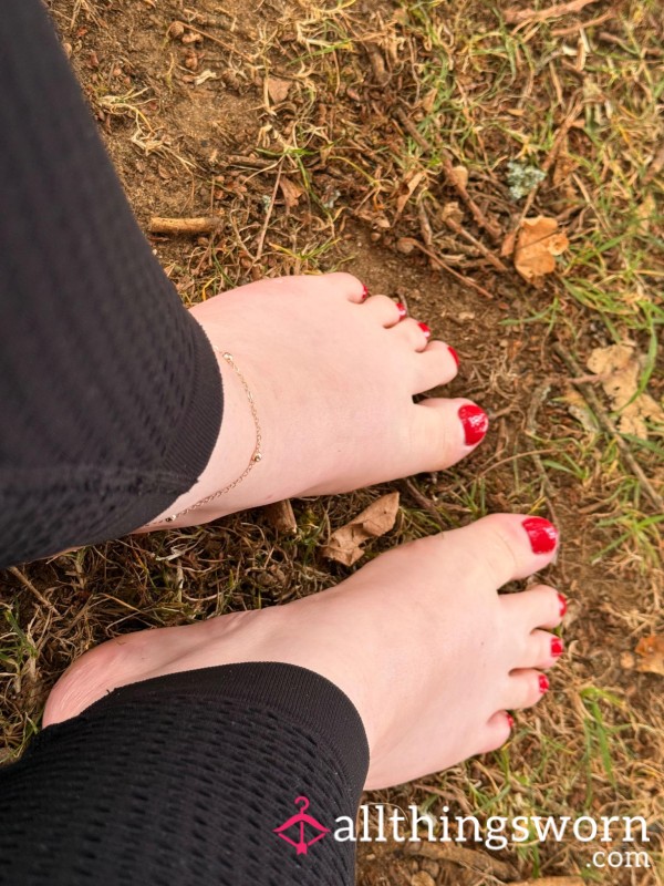 Feet Rubbing In Dirt