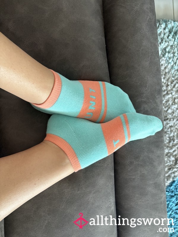 Feet Treat With Soft And Cute UNIT Bamboo No Show Socks & Video