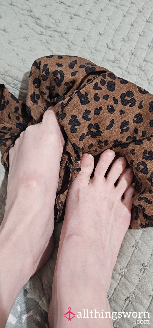 Seductive Feet Video Unpolished Toes Playing With Lingerie