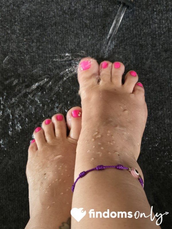 Feet Water Play 💋