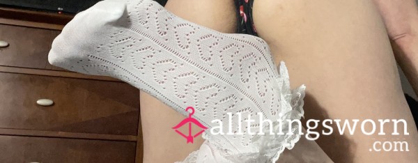 FEET- White Socks With Ruffles