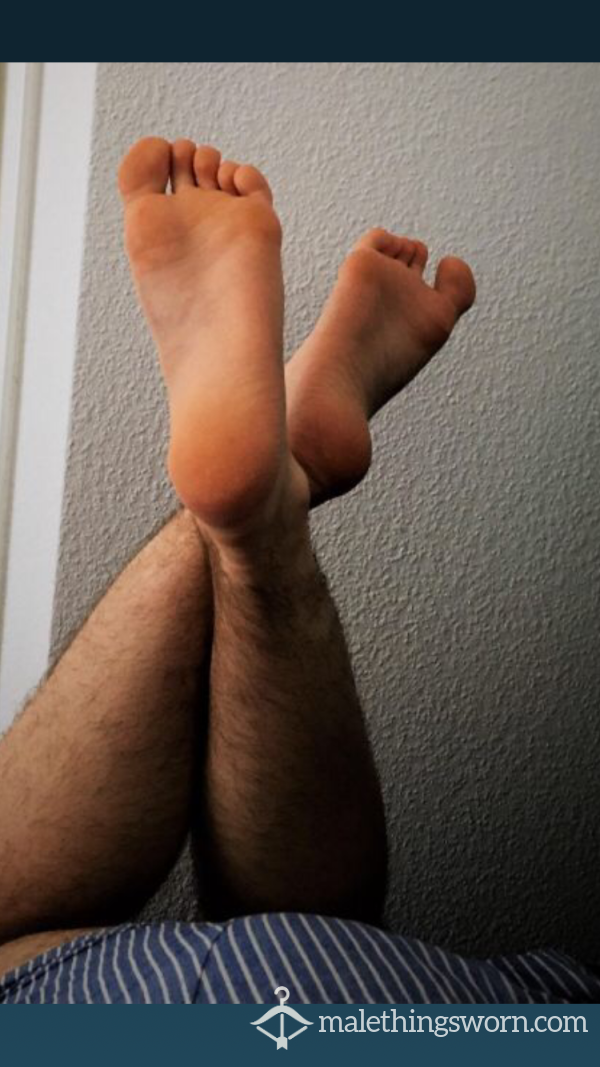 Feet With/without Socks