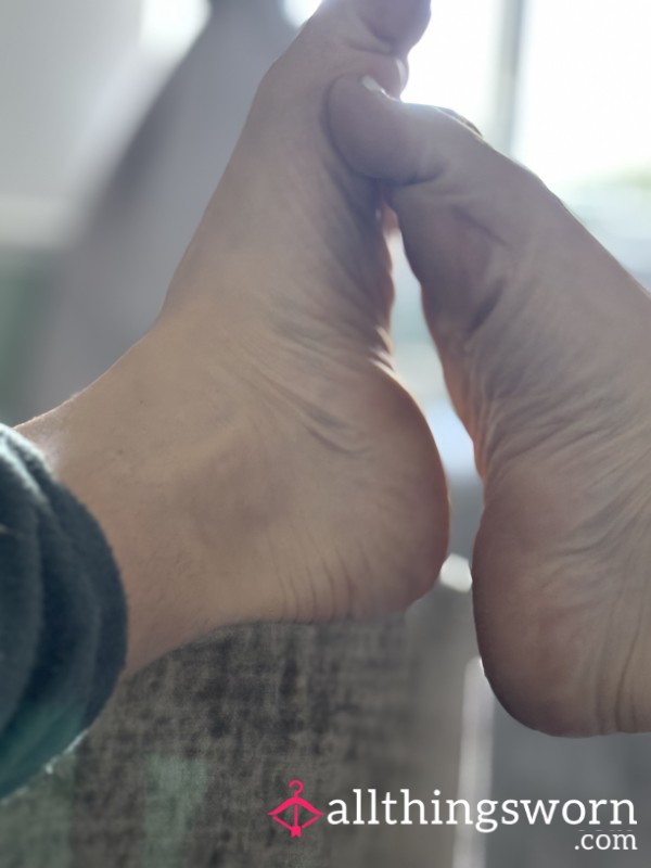 Feet/soles Content