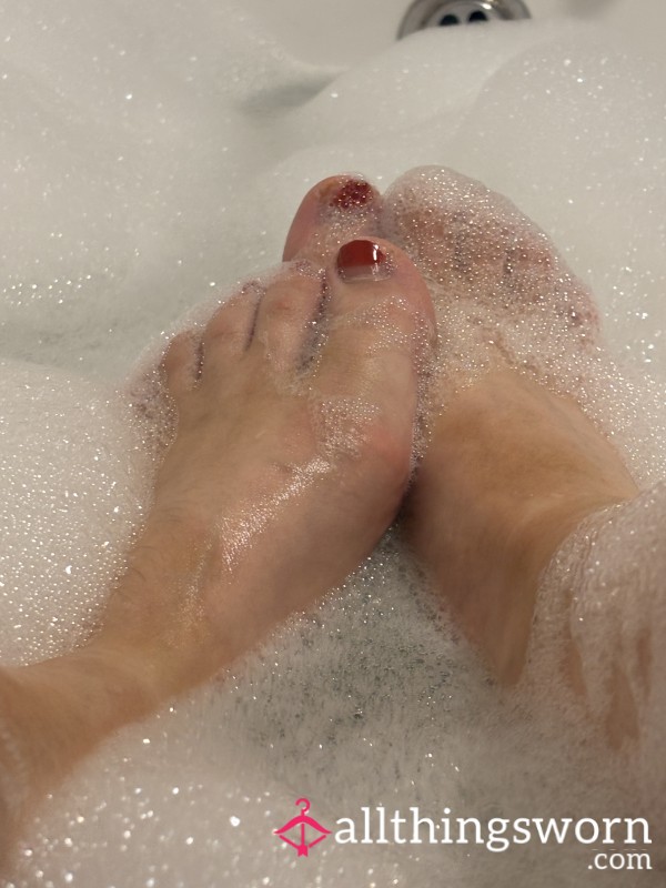 Feet/toes In Bubbly Bath