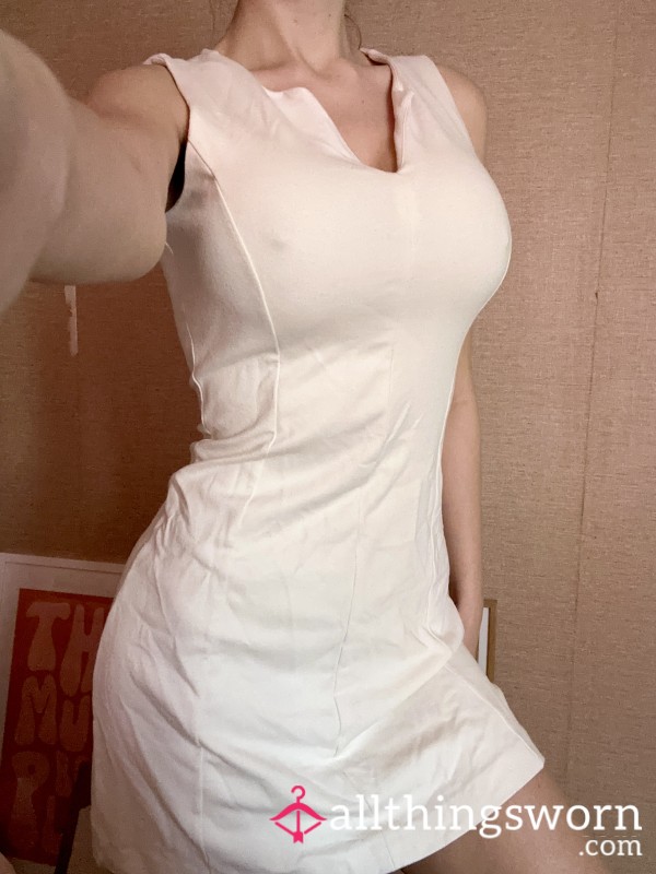Figure Close Worn Out Preppy Gant Dress 🎾