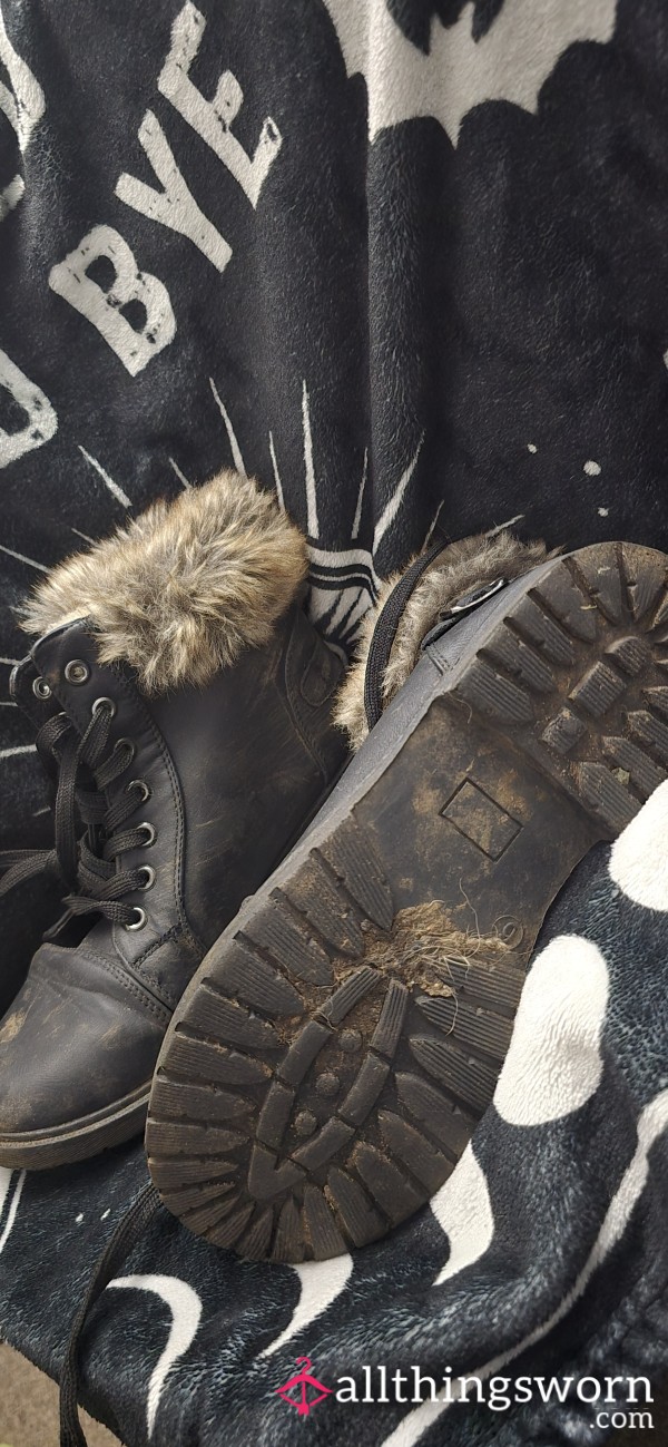 Filthy Furry Ankle Boots 😈🖤