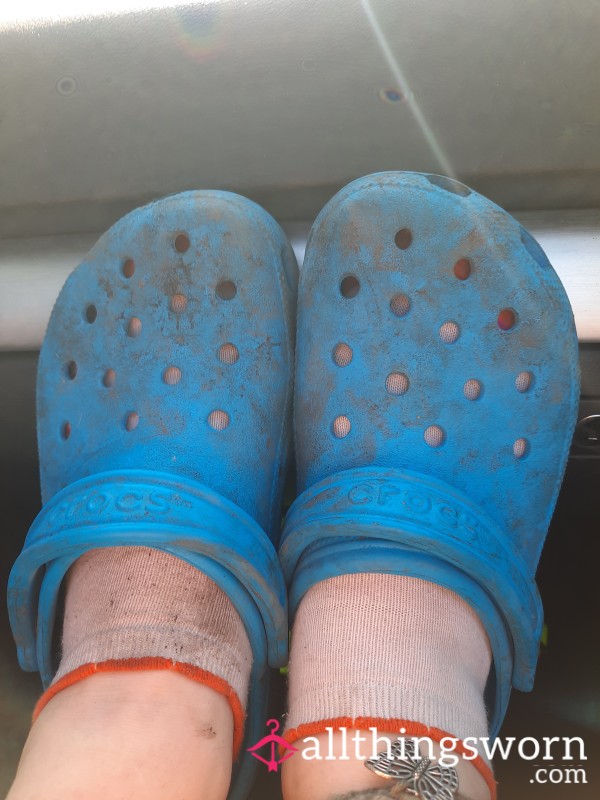 Filthy Gardening Crocs!! I Need A Sub To Clean Them On Cam For Me Like A Good Boy !! 🥰