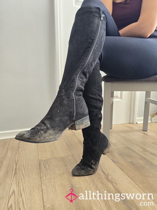 Filthy Muddy Boots BOOT CLEANER REQUIRED