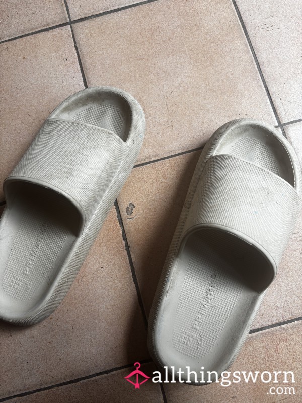 Filthy Sliders, Hardly Cleaned. 3 Year Owned.