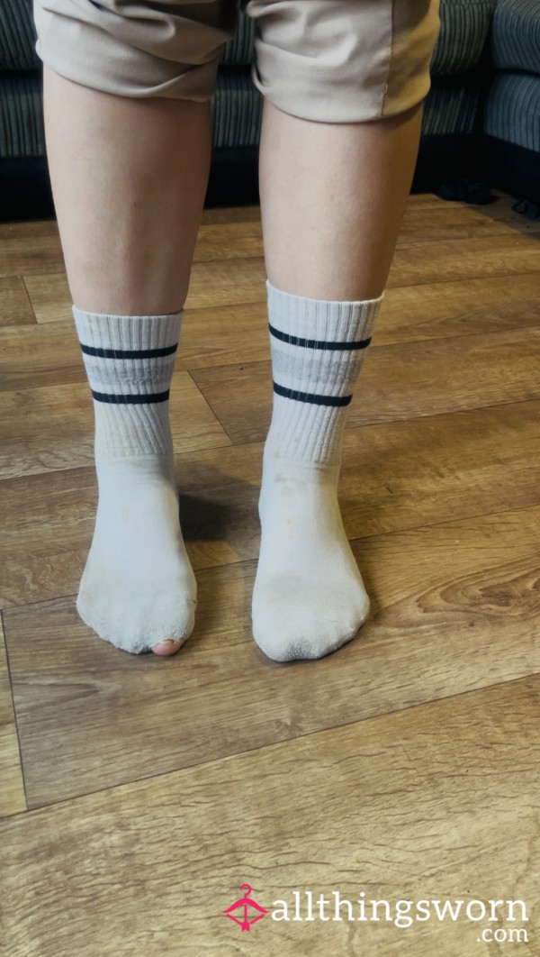 🧦 Filthy Sock Humiliation Video 🧦 Smelly, Holy White Socks 😈🔥 (5m55s). £3