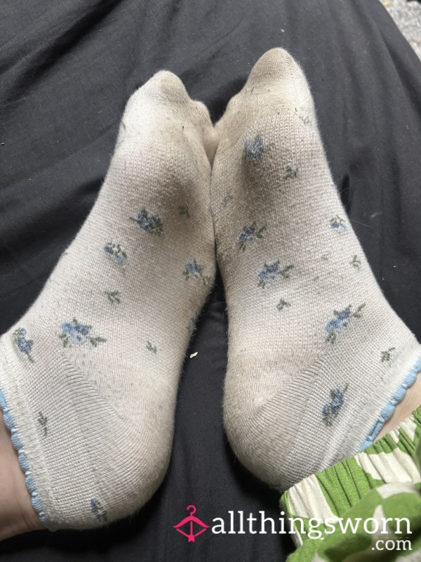 Filthy Socks Already 48hr Wear Behind… Smelly Can Be Shipped Out Within The Hour 😈