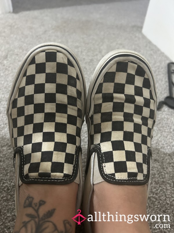 Filthy Vans Well Worn With No Socks 👟
