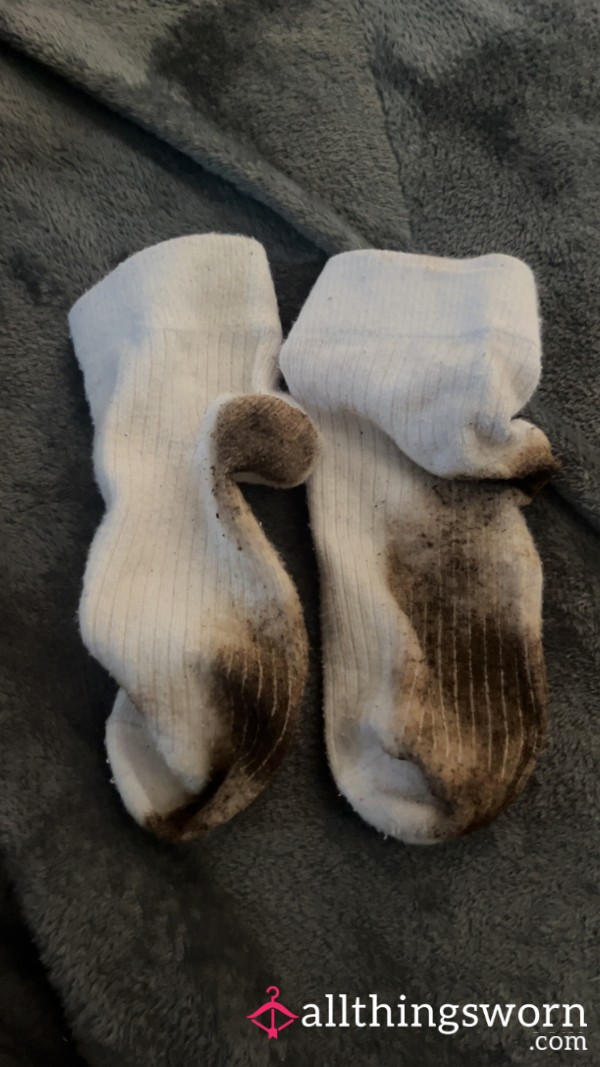 Filthy White Over Ankle Socks