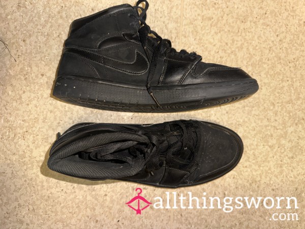 Filthy Worn Air Jordan 1s – No Socks, Foul Scent