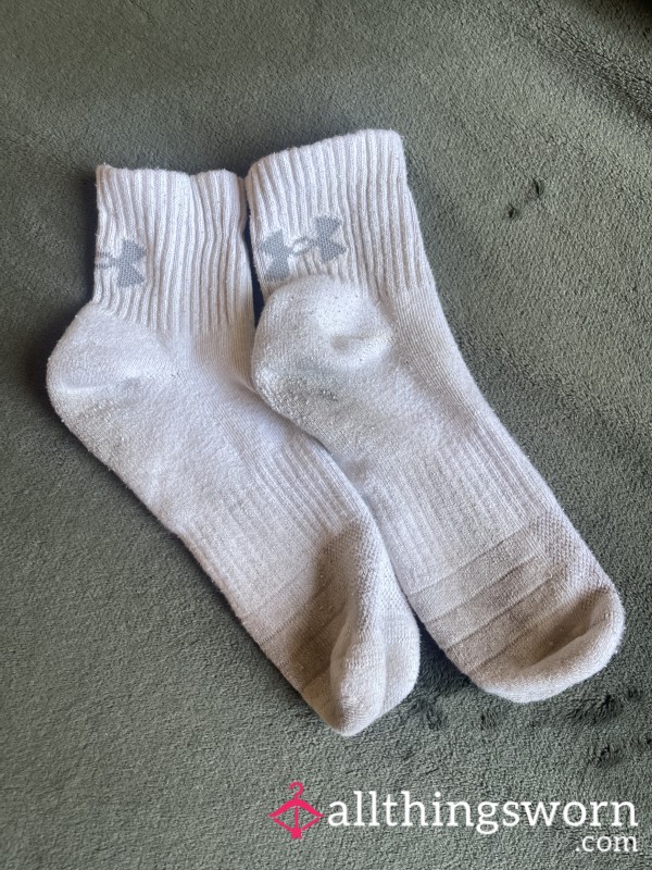 FILTY USED UNDER AMOUR WOMANS SOCKS☺️
