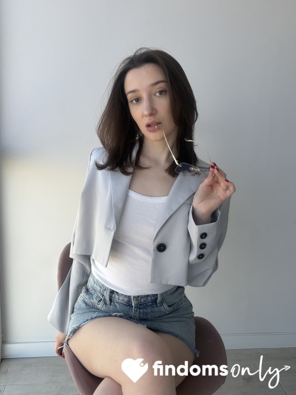 Findom S**ting & Task A**ignments😈
