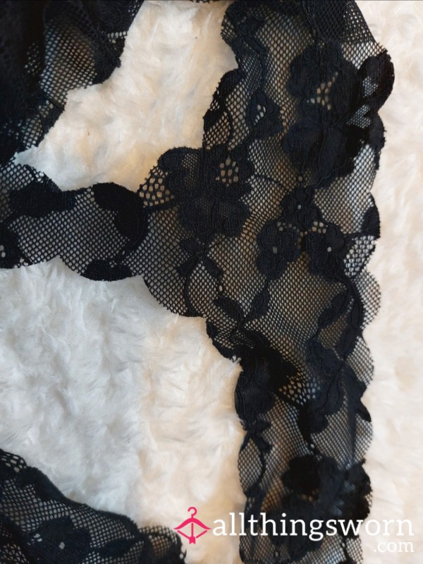 Fine Lace Exquisite Thong