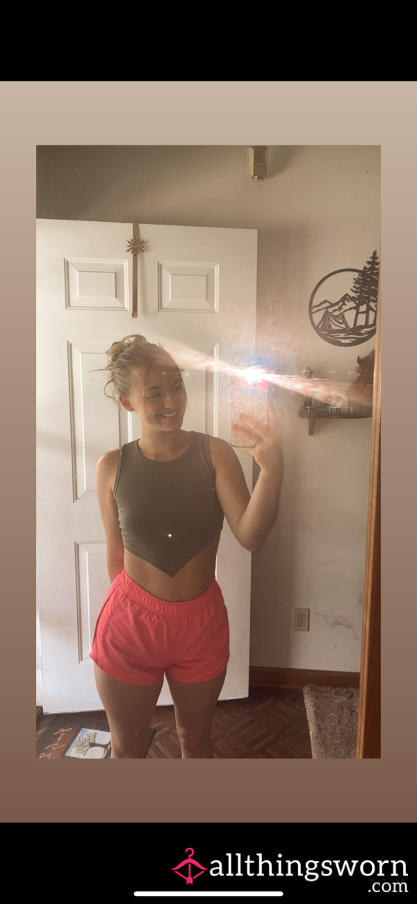 Fingering My Juicy MILF Pu**y And A**hole