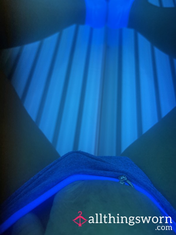 Fingering Myself In The Tanning Bed