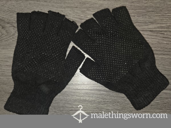 Fingerless Gloves