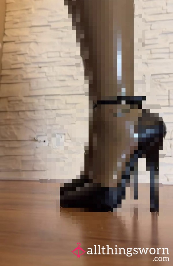 First Attempt Walking In Latex & Heels… This Was A Mistake 😅