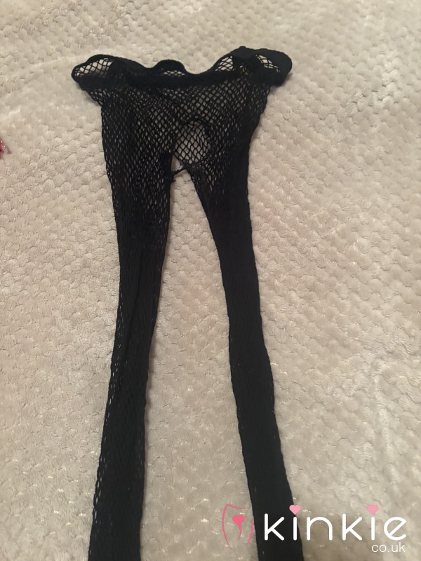 Fish Nets Which Has A Hole Round The 🐱