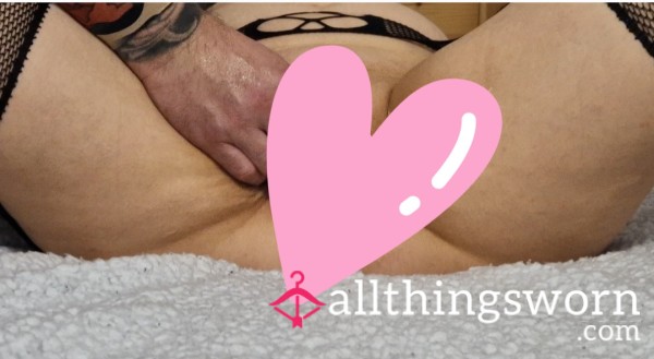 Fisting My Pu**y🐱