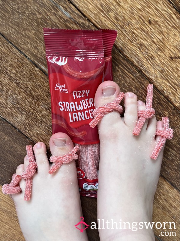 Fizzy Strawberry Toe Laces