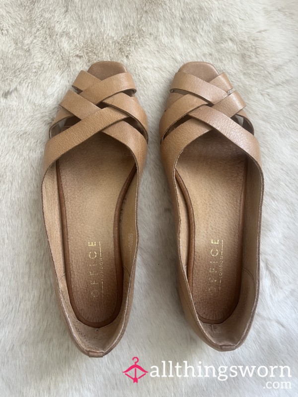 Flat P**p Toe Shoes 💛