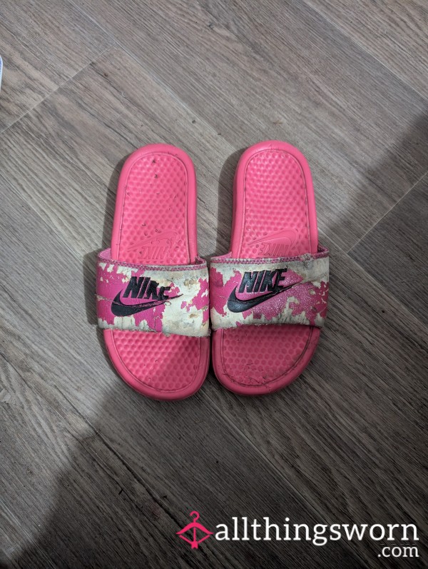 Flat Pink NIKE SLIDES WELL WORN