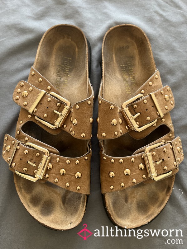 Flat Sandals With Toe Prints 👣