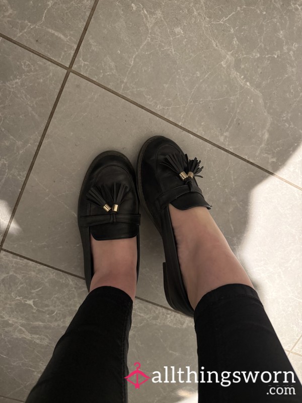 Flat Shoes / Loafers