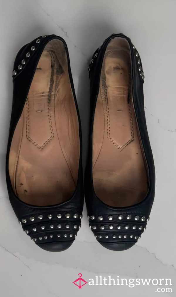 Flat Well Worn Shoes - Comes With Foot 3 Pictures X