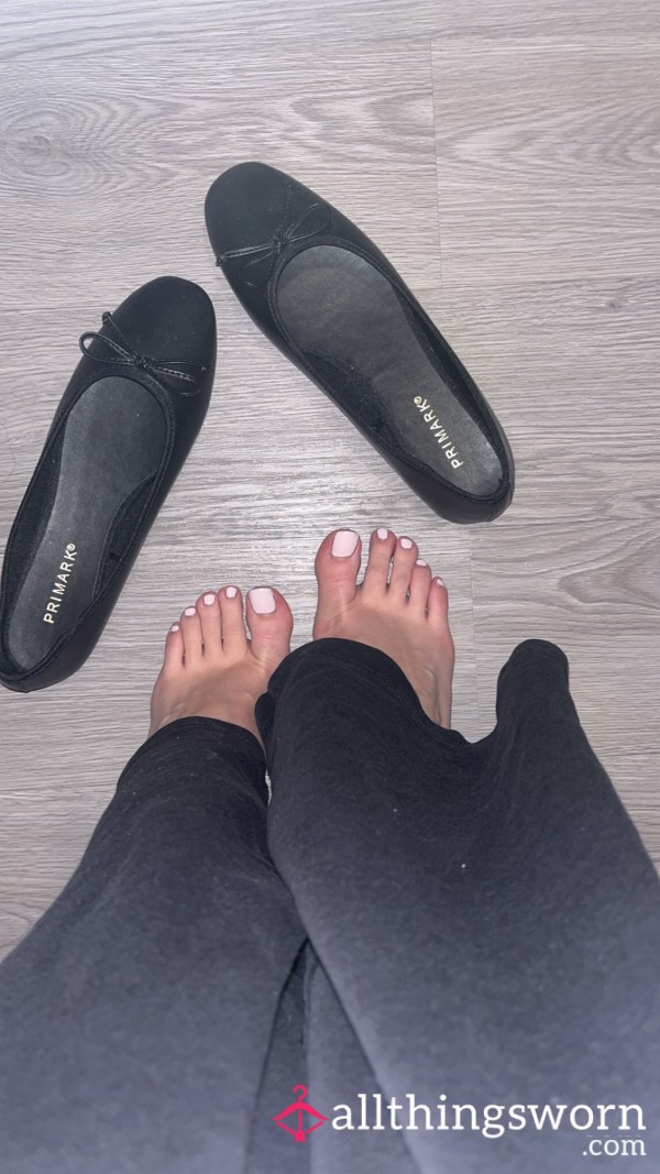 Flats And Feet🖤