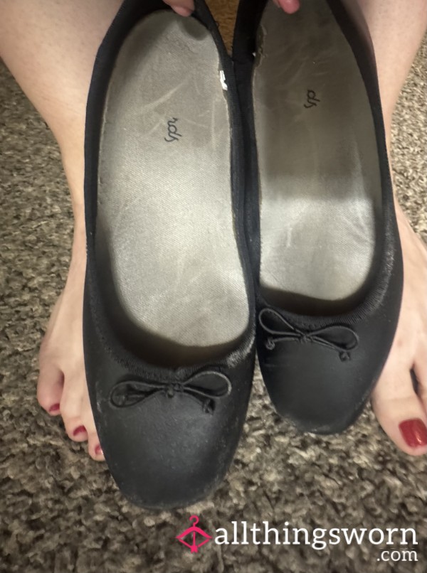 FLIGHT ATTENDANT FLATS