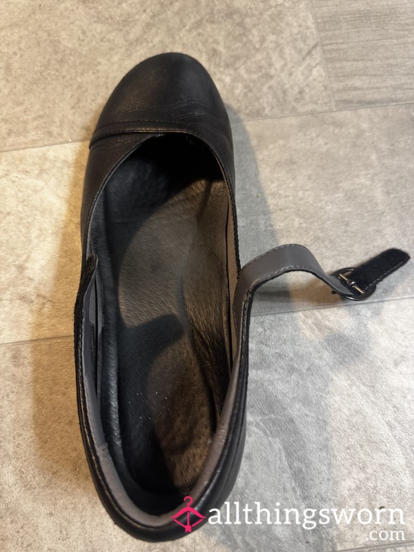 FLIGHT ATTENDANT FRESH WORN STINKY FLATS