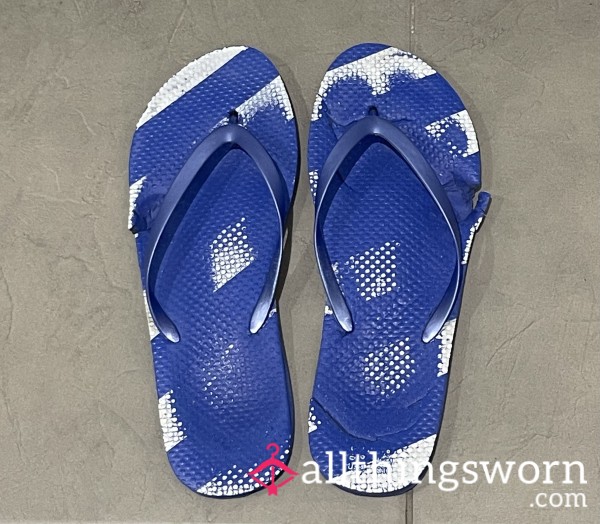 Worn Flip Flops💙