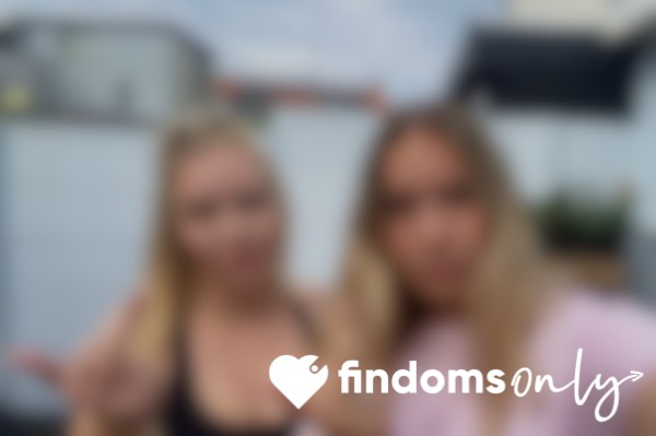 Flip Off 🖕🏼 With Face Blur