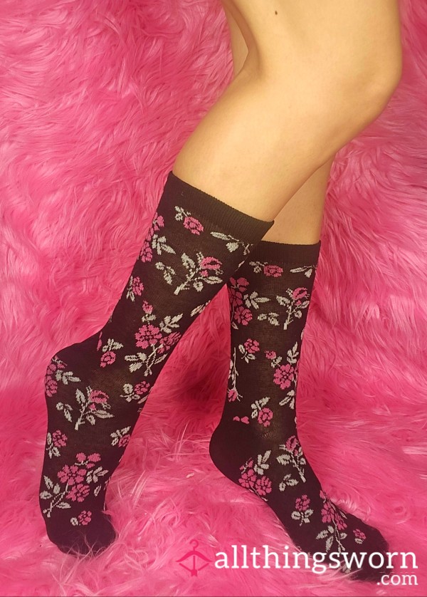 🌷Flor*l Black Socks Flower Tall Girly Cute Socks Asian Japanese Feet Petite Arched Tattooed Feet Fetish/ Foot Worship Workout Fitness Model