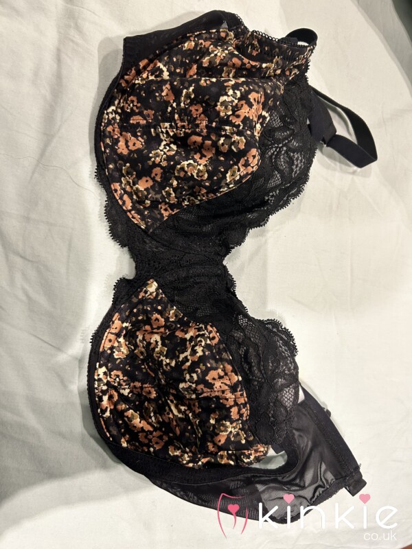 Flor*l Bra