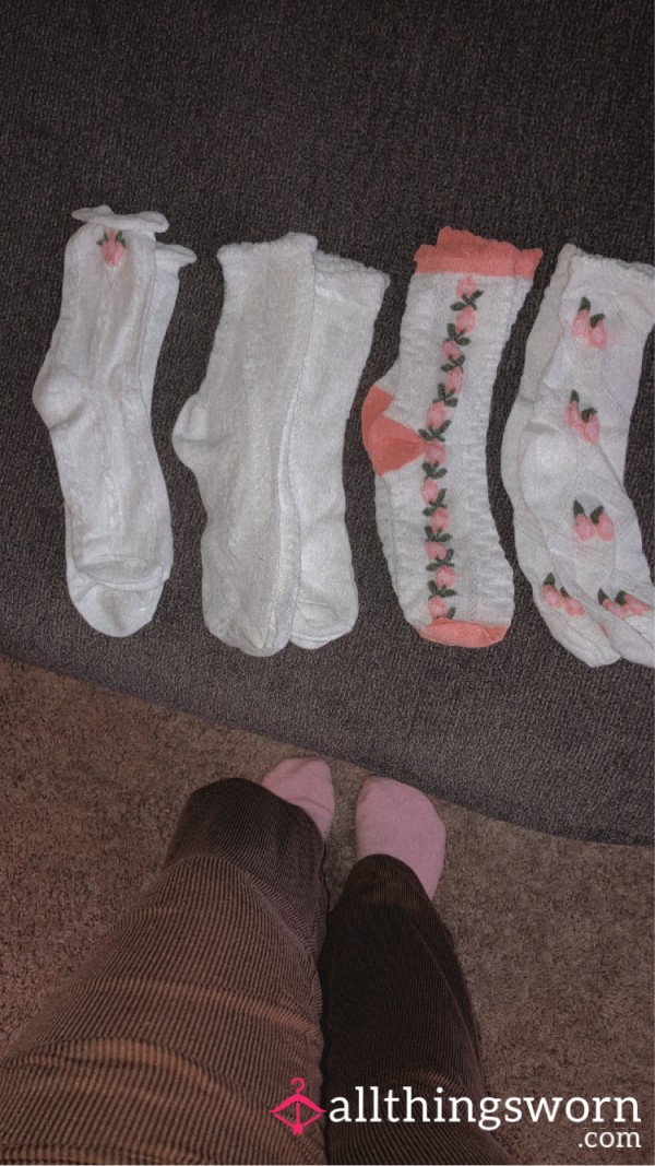 FLor*l GIRLIE SOCKS W/ RUFFLES