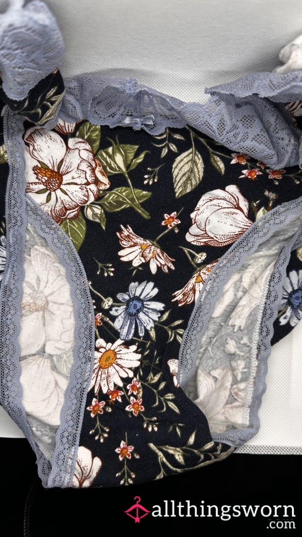 Flor*l With Edge Lacing