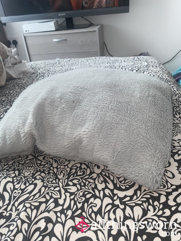 Fluffy Bed Pillow