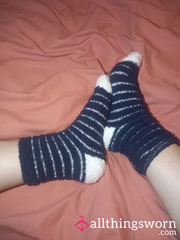 Fluffy Blue/white Socks💙🤍