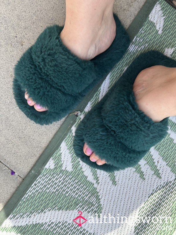 Fluffy Emerald Green Slipper's